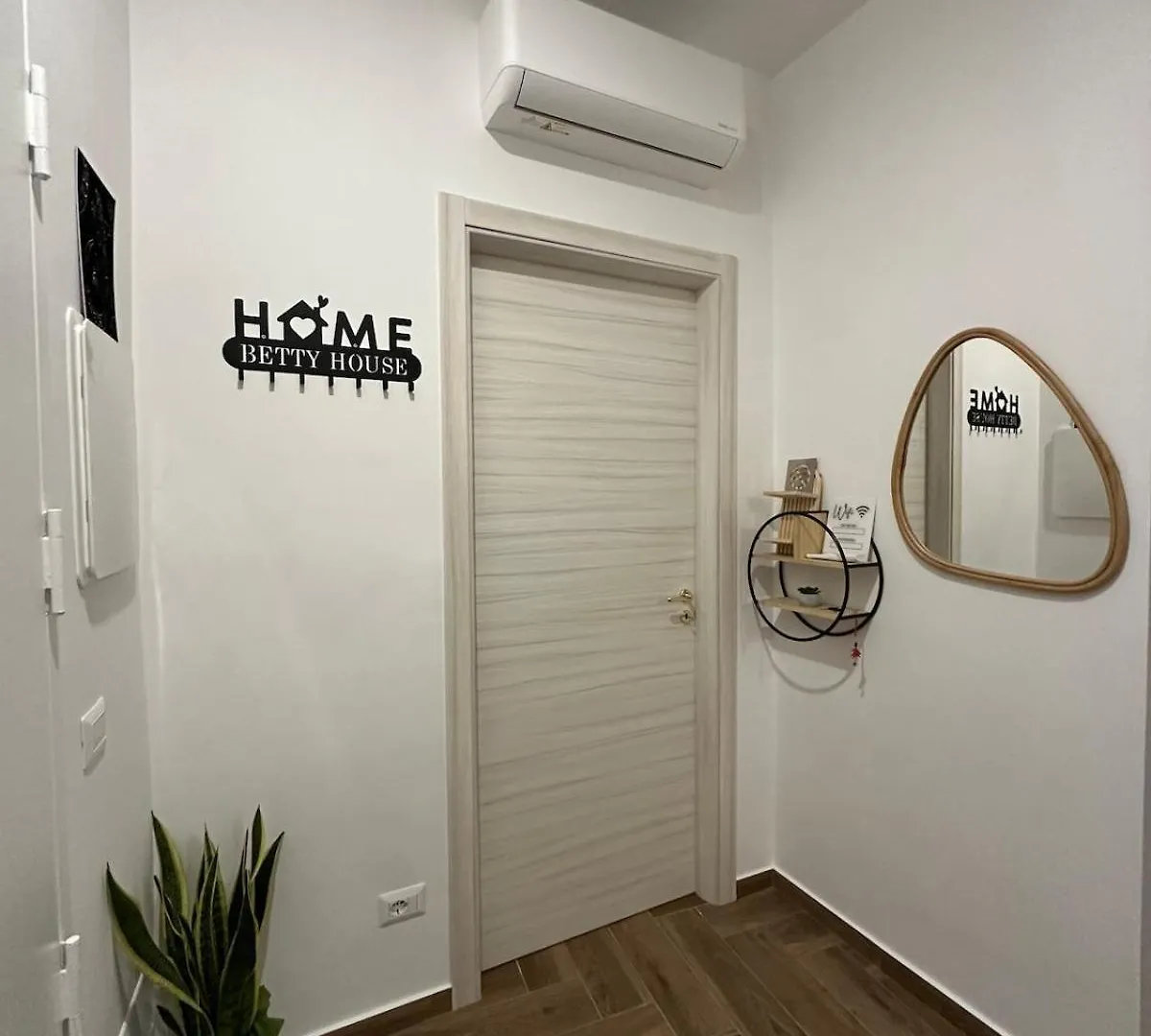 Apartment Betti Holiday House Naples Italy